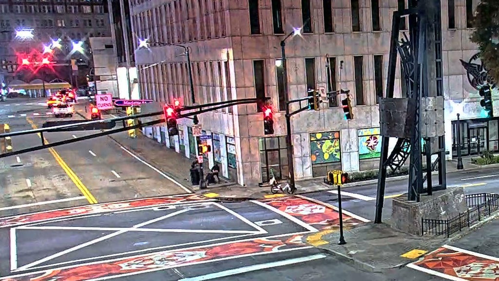 Police searching for suspects after man robbed and attacked in downtown Atlanta — Covington Business news